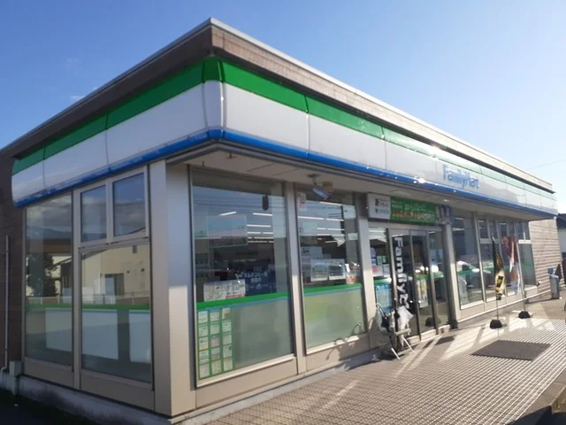 ファミリーマート魚津住吉店まで700m