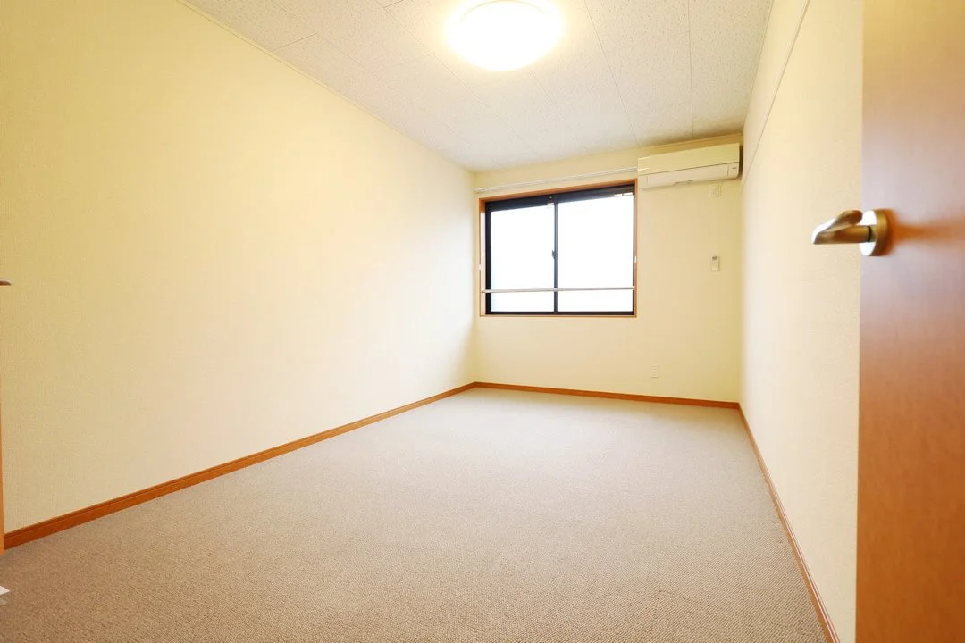 くつろぎ溢れる住環境！交通量の少ない閑静な住宅地