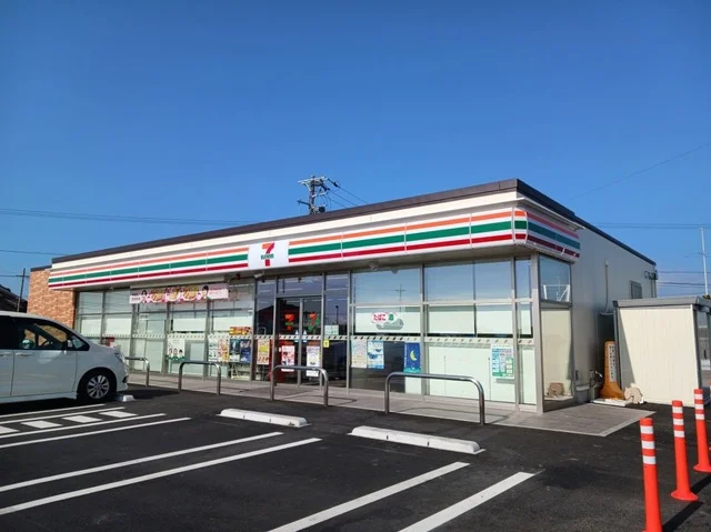 セブンイレブンまで600m