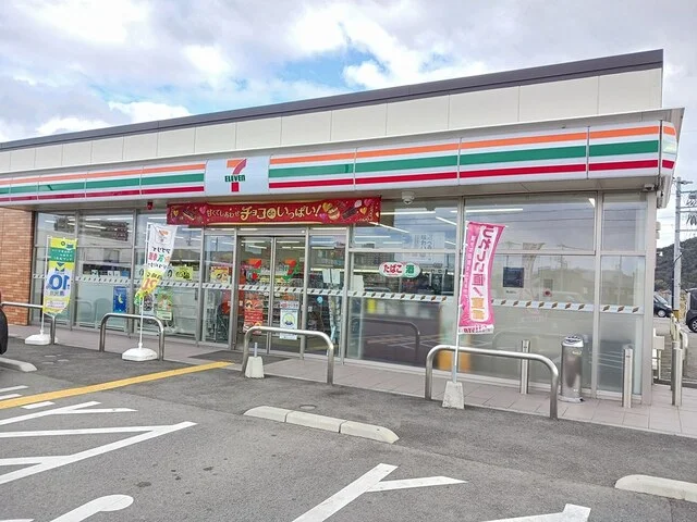 セブンイレブンまで1300m