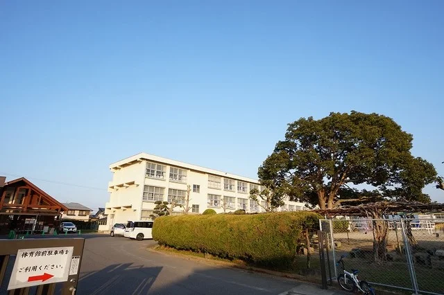 広渡小学校まで400m