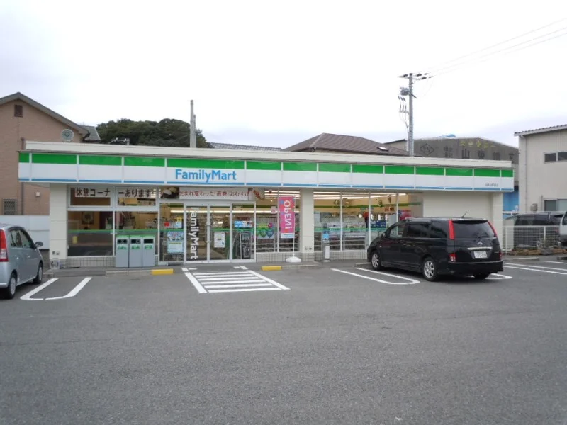 コンビニ　物件から630m、徒歩8分