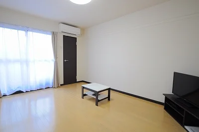 洋室は広々空間