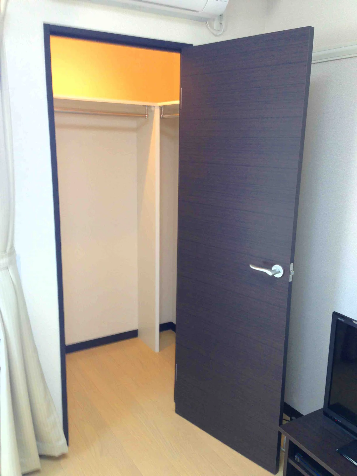 中に入って作業が出来る、充実収納