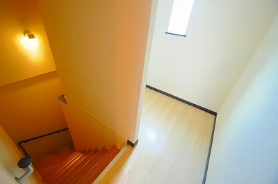 ２階のお部屋だけ、玄関の上にフリースペースが