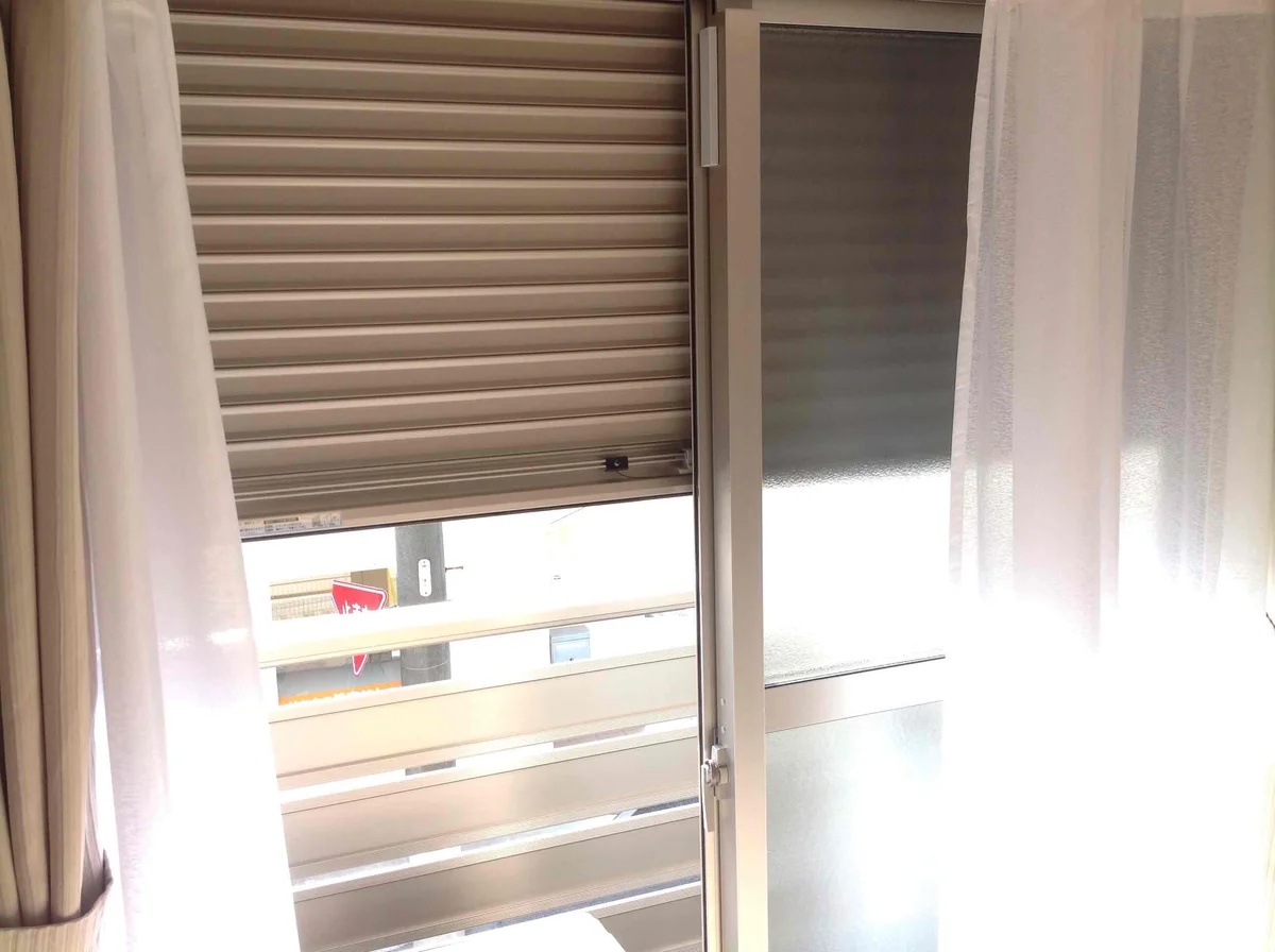 1階、2階はシャッター付で防犯面でも安心！