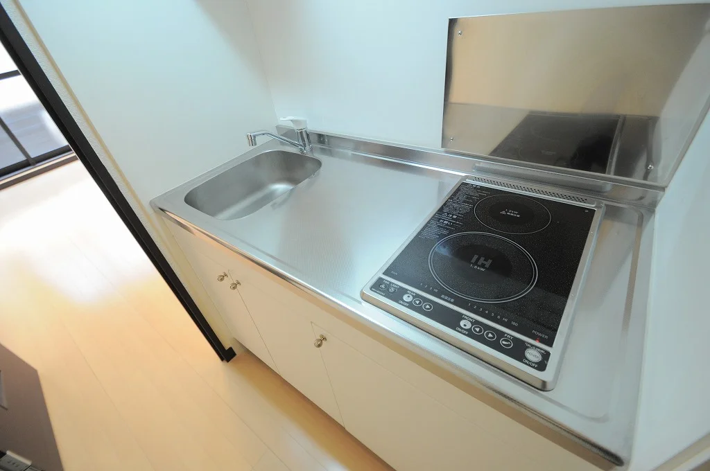 便利な2口の電熱コンロ