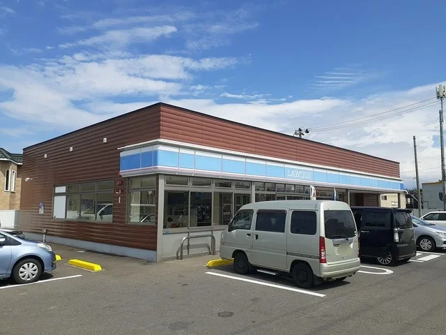 ローソン青森里見1丁目店まで650m