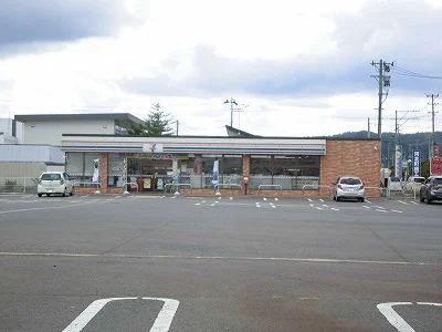 セブンイレブンまで700m