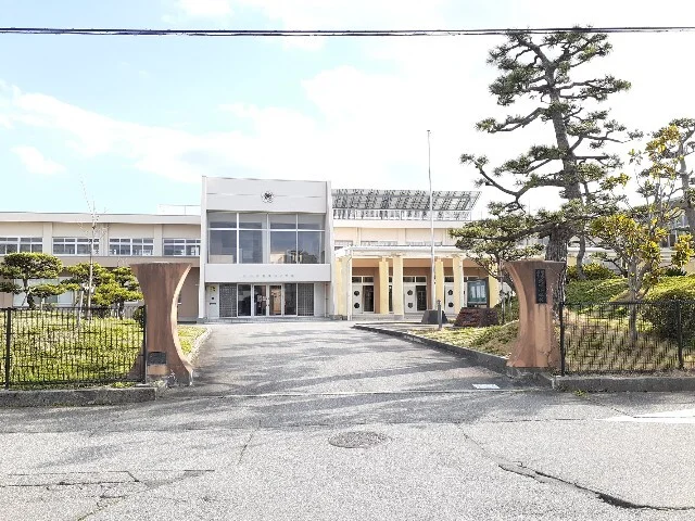 東明小学校まで1600m