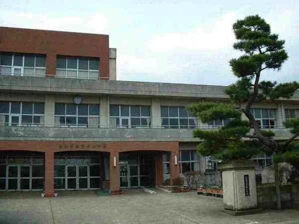 加賀市立分校小学校まで1200m