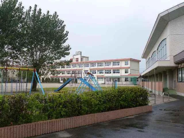 小牧市立　味岡小学校まで600m