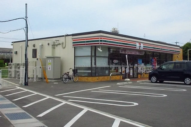 セブンイレブンまで950m