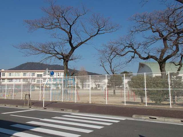 南方小学校まで300m