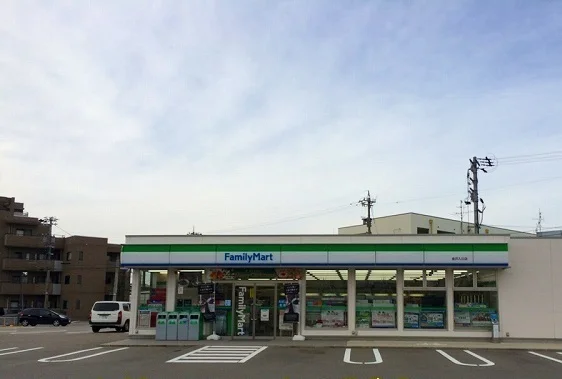 ファミリーマート金沢入江店まで285m