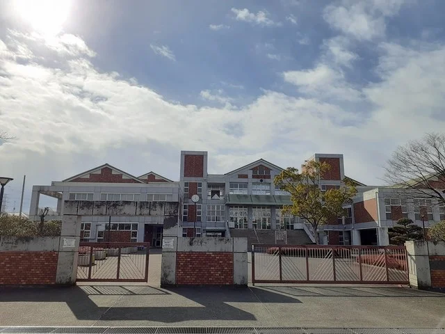 田彦中学校まで1100m