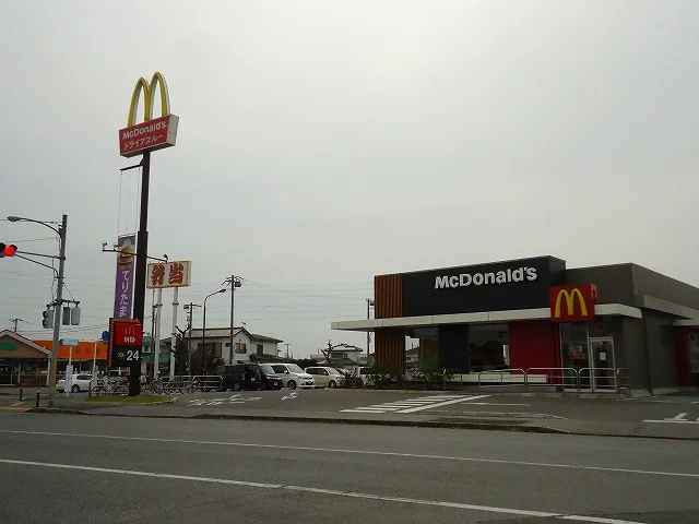 マクドナルド君津中富店まで550m
