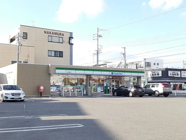 ファミリーマート西尾住崎店まで500m