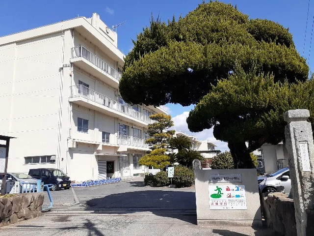 津之郷小学校まで450m