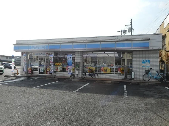 ローソン十三軒屋店まで800m