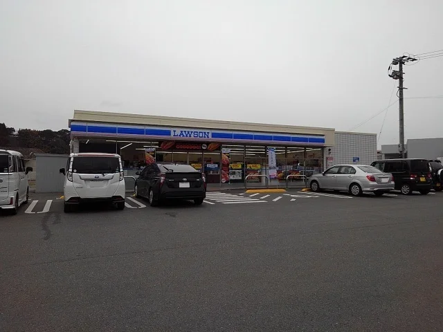 ローソン日田南友田店まで330m
