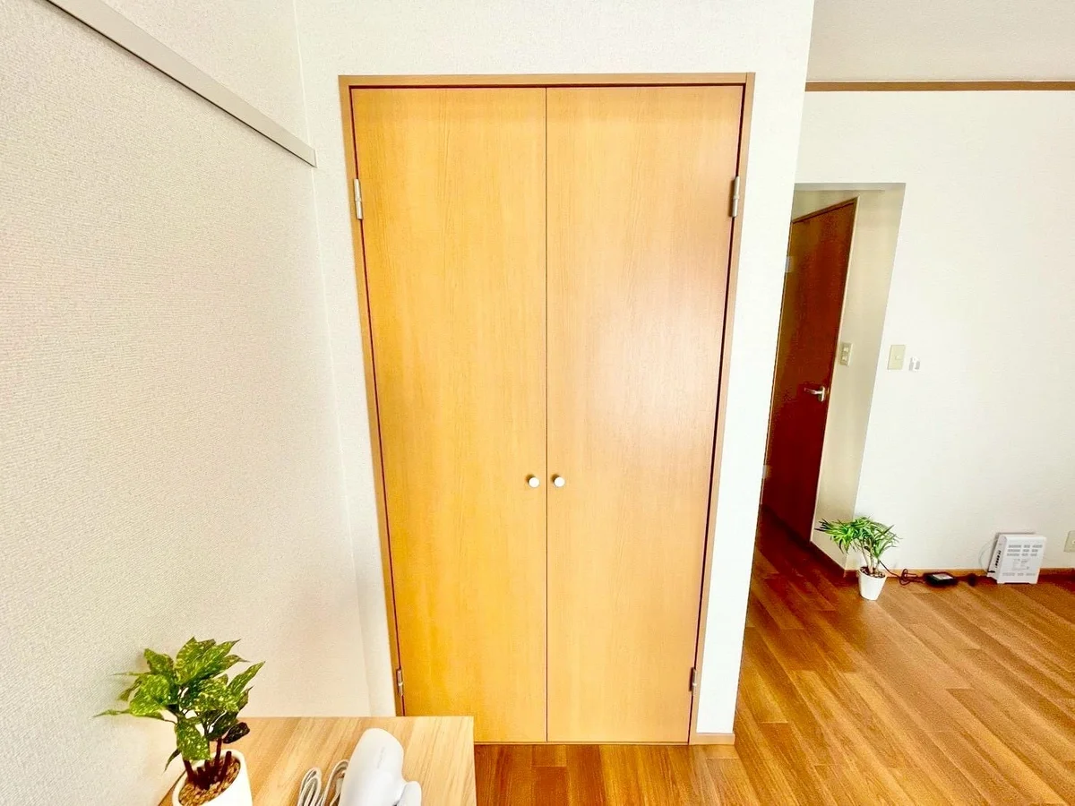 ※撮影用の観察植物・食器調理器具・雑貨類等はございません。※写真は現況優先