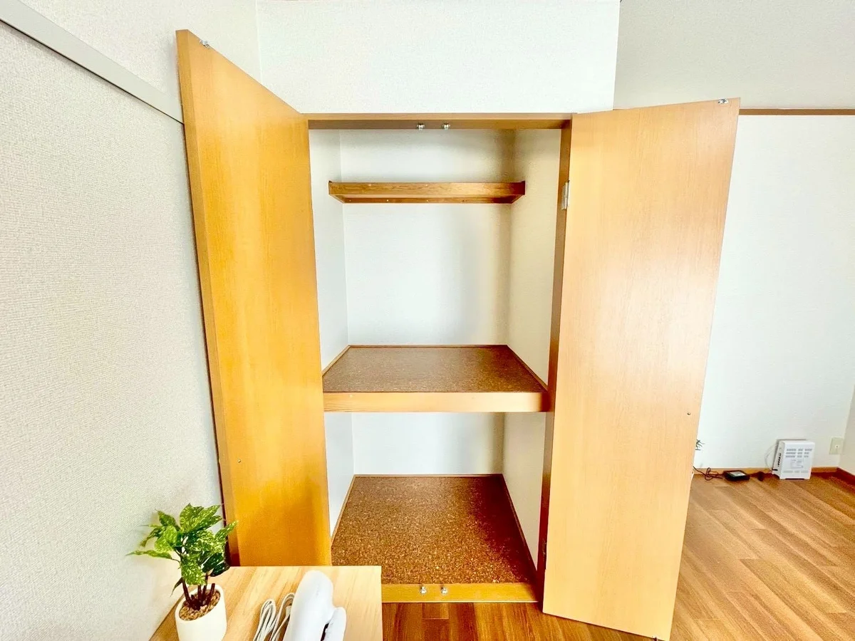 ※撮影用の観察植物・食器調理器具・雑貨類等はございません。※写真は現況優先