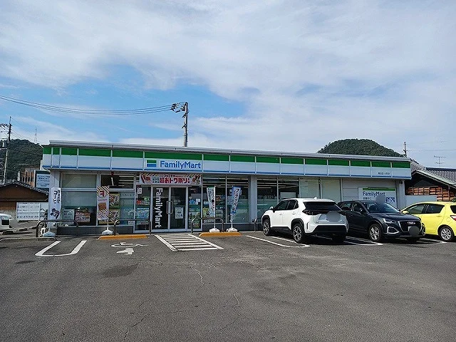ファミリーマート西ハゼ店さんまで90m