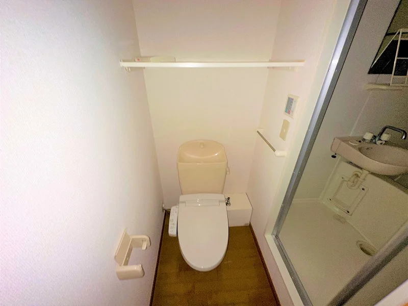 「同タイプの部屋の写真です」「現況優先」