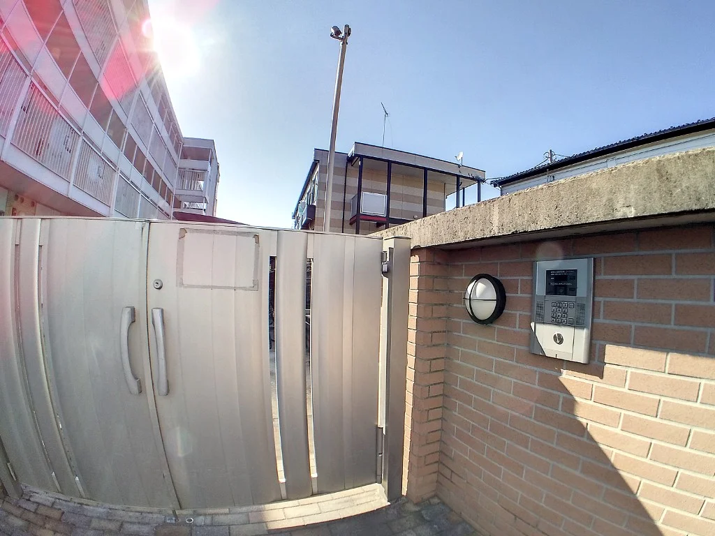 オートロックゲート付き。