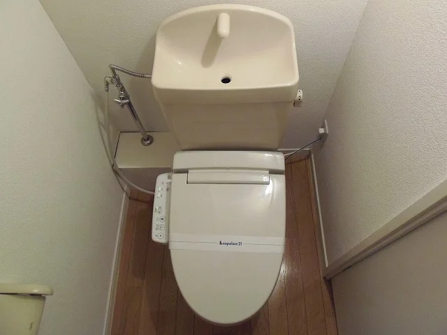 温水洗浄便座完備です