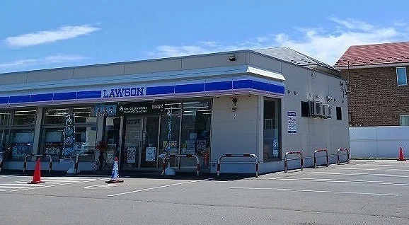 ローソン西2条南16丁目店まで270m