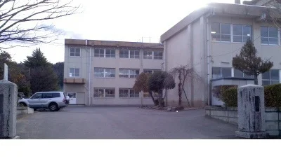 福島市立渡利中学校まで1600m