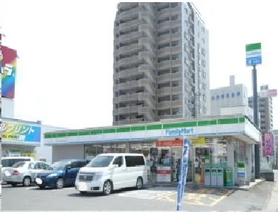 ファミリーマート椎迫店まで350m