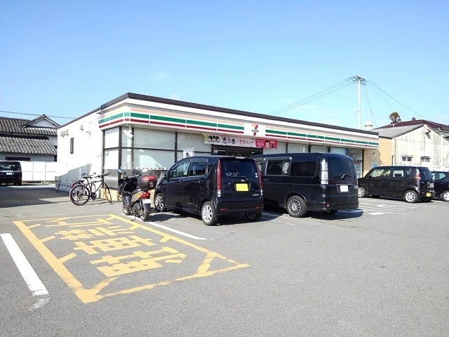 セブンイレブン小郡運動公園前店まで370m