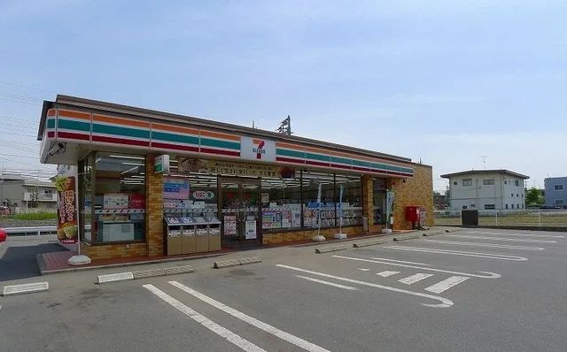 セブンイレブン　竜舞南店まで400m