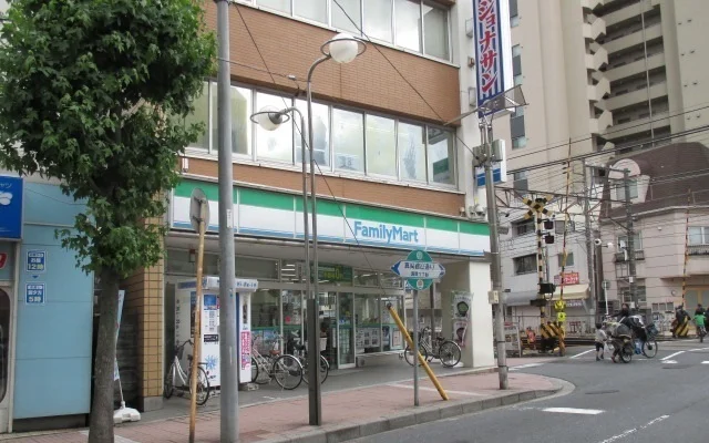 ファミリーマート市川真間店まで750m