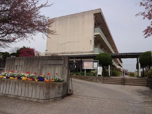 市立国分寺台西小学校まで110m