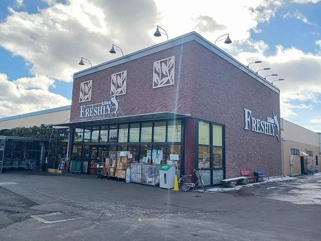 岡谷生鮮市場まで700m