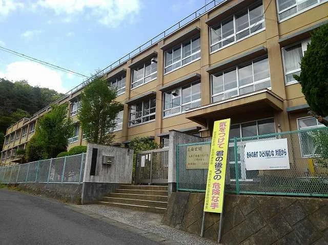 加住中学校まで850m