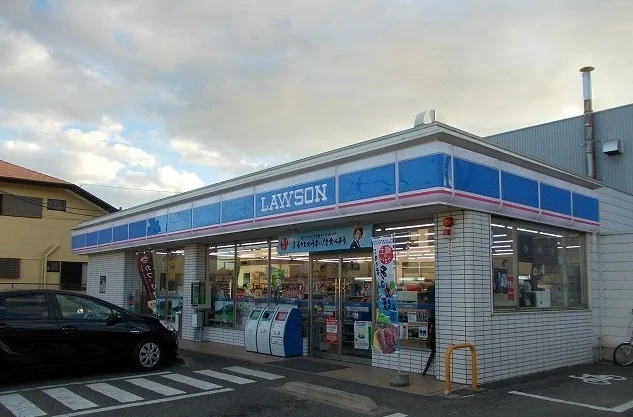 ローソンまで439m