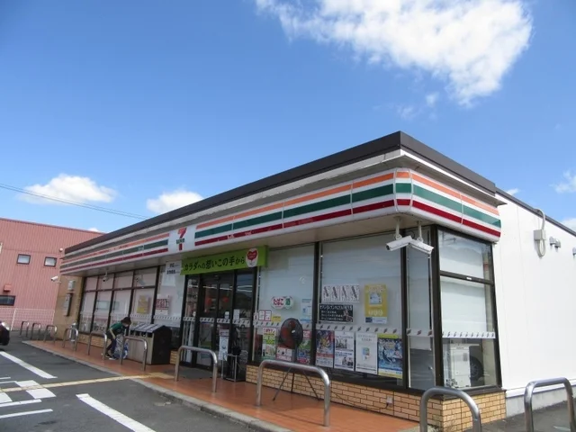 セブンイレブン前田店まで860m