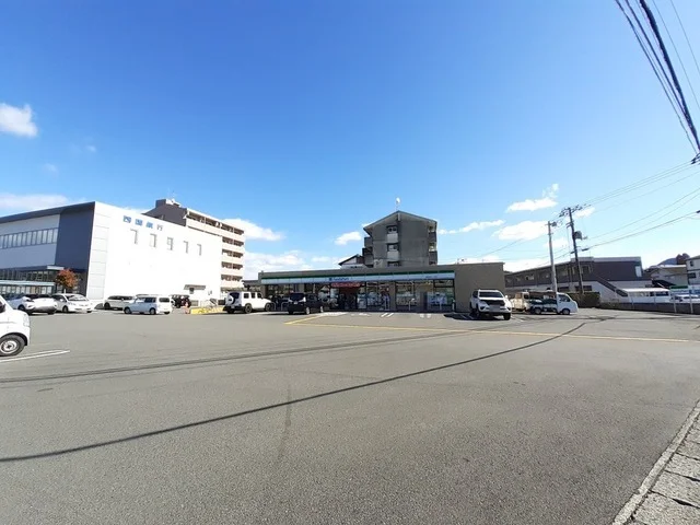 ファミリーマート 高知大津バイまで650m