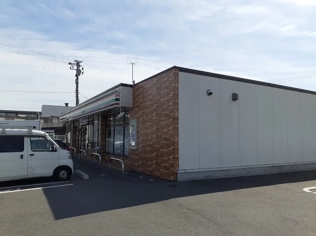 セブンイレブンまで600m