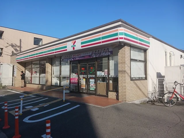 セブンイレブン浜田町2丁目店まで180m
