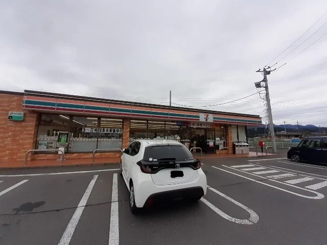 セブンイレブン渋川吹屋店まで800m