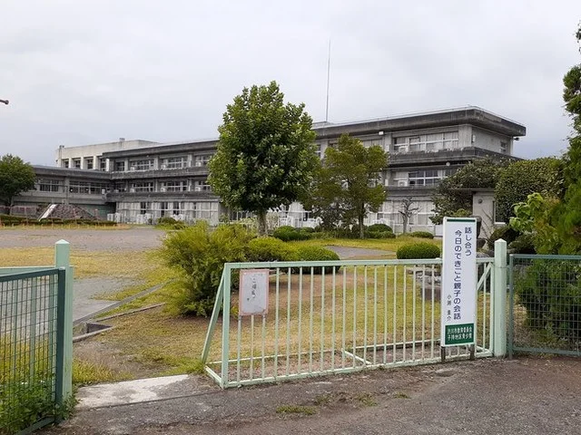 渋川市立長尾小学校まで1300m