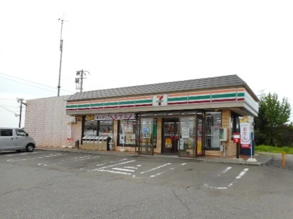 セブンイレブン中越刈羽店まで620m