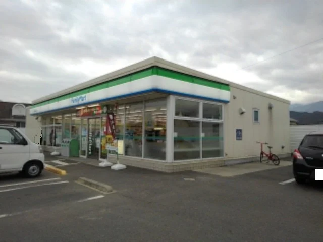 ファミリーマート新居浜田の上店まで500m