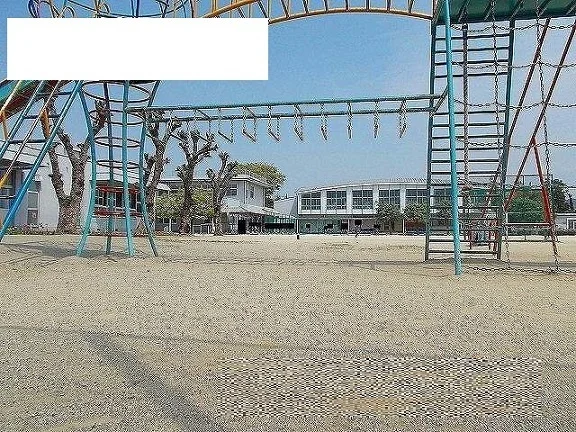 豊福小学校まで600m